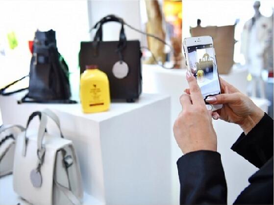 张伯伦两万个女人_职业观众月收入两万